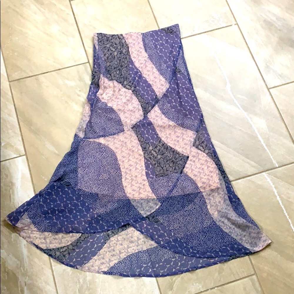 Buttom V cut skirt